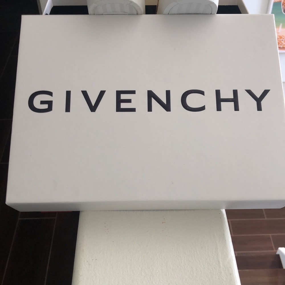 Givenchy Gold Sneakers - Picture 5 of 7